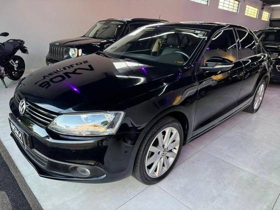 VOLKSWAGEN JETTA 2.0 COMFORTLINE FLEX 4P TIPTRONIC VOLKSWAGEN JETTA 2.0 COMFORTLINE FLEX 4P TIPTRONIC